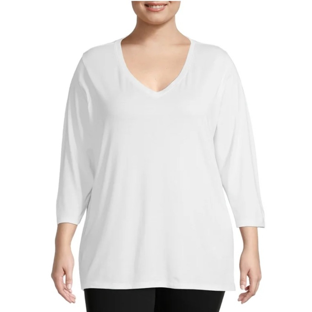 Just My Size 3/4 Sleeve Flowy V Neck Top